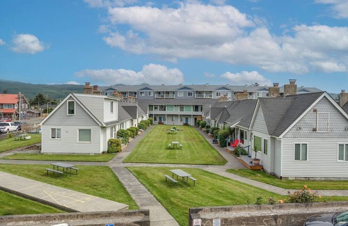 Seaside Cottage | The Tides by the Sea - Entire rental unit in Seaside, Oregon, United States