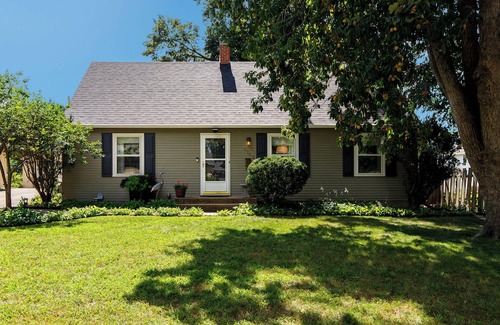 Ames House | Crane Haven - Walk to CyRide, Games & Grill