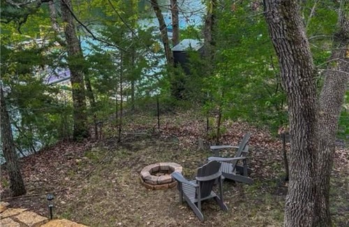 La Cygne Cabin | Ember Lake Retreat LakeFront Getaway LaCygne