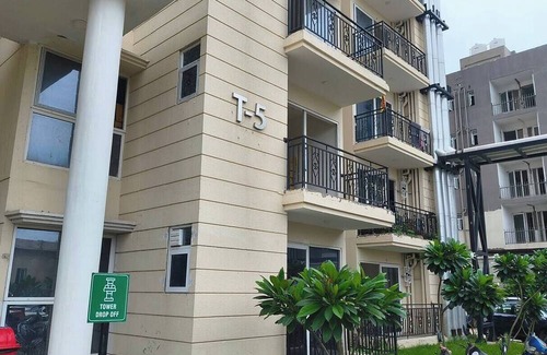 Gurugram Apartment | 2-bedroom apartment in welcoming Gurugram with AC