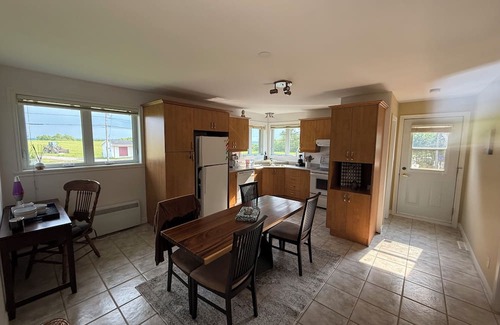 Saint-Laurent-de-l'ile d'Orleans Villa | House Ile D'Orleans Chez Joe