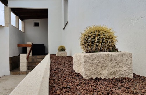 Montijos Cottage | 'Casa' with Balcony and Wi-Fi