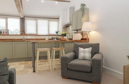 Ross-on-Wye Cottage | THE OLD CART SHED, romantic, character holiday cottage in Gorsley
