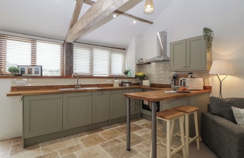 Ross-on-Wye Cottage | THE OLD CART SHED, romantic, character holiday cottage in Gorsley