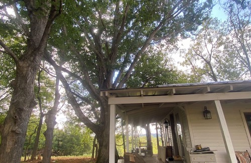 Edmonton Cottage | PossumLOVE House in the Country charm peace& tranquility