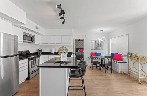 Brown and Stetson Business Condo | Windfield Condo in the Entertainment District