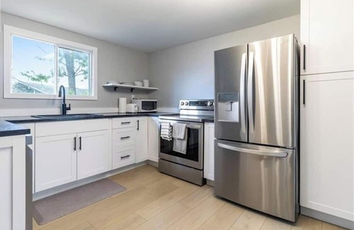 Grand Barachois Cottage | Sea'Renity Beach Cottage Grand-Barachois minutes from Shediac and Moncton