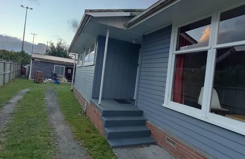 Mount Albert House | 3-Bedroom House - 30 Laurel St