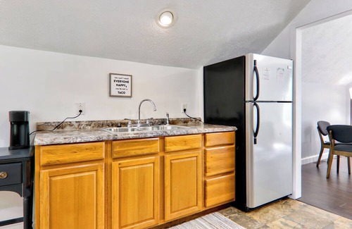 Lincoln Apartment | Fully Furnished Detached Garage Apartment Near Downtown Lincoln