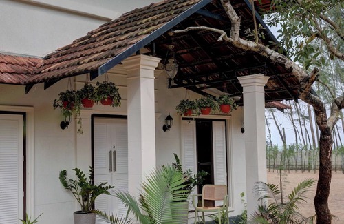 Chavakkad Villa | Bougainvillea Beach Home - Guruvayur - Chavakkad