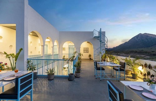 Bedla Villa | Sapphire Villa by Ebony Stays | 6 BHK Luxury Pool Villa in Udaipur