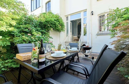Wijk van de Squares House | European Union and Grand Place. Luxurious 6-BR Mansion