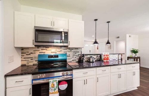 Sterling House | Private and Cozy 3 BEDR+2 BTH Single Fam Home