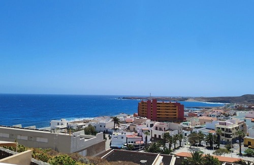 Poris de Abona Apartment | Vacation 'Vista Bahia' with Sea View, Shared Pool and Wi-Fi