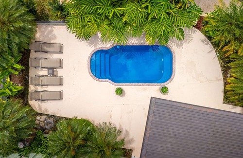 Golfito House | Golfito Luxury + Privacy-Located less than 5 minutes from the airport, grocery stores