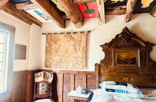 Newell Cabin | Riverview Hobbit Retreat on 100 Acres
