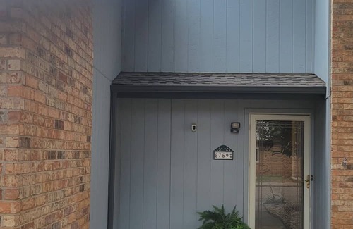 Bowie House | Charming 3 Bedroom & 2.5 Bath w/Pool and Playground
