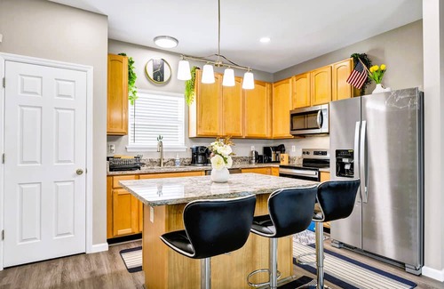 St. Louis House | Charming 4BR Retreat - Near Attractions, Universities & Hospitals!