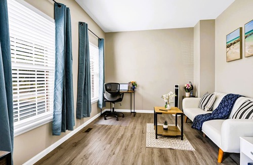 St. Louis House | Charming 4BR Retreat - Near Attractions, Universities & Hospitals!