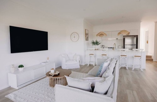 Dubbo House | The Macquarie House - Dubbo