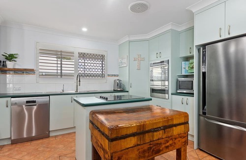 Rainbow Beach House | 6 Cypress Avenue - Rainbow Beach
