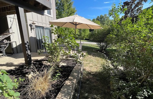 Olathe House | Spacious private 2-bedroom, 1 bath house in awesome Olathe with fitness room, AC