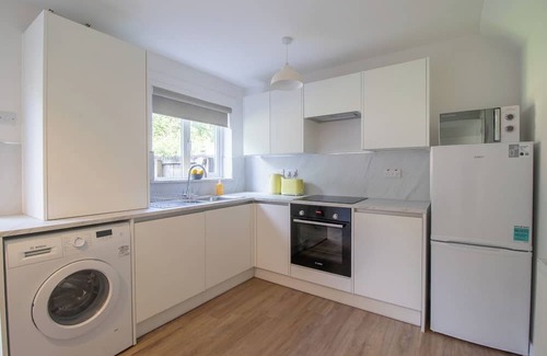 Airdrie House | Modern 2-Bedroom Home near Glasgow and Edinburgh