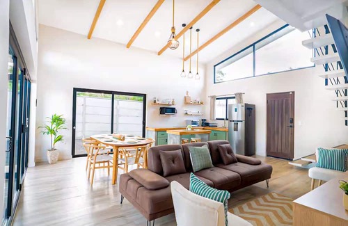 Sardinal House | Spacious modern home with firepit, lush yard, dog friendly & near beach
