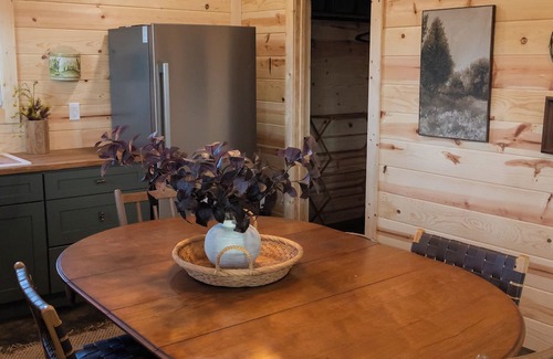 Stockton Cabin | Charming 3-bedroom cabin in wonderful Stockton with AC