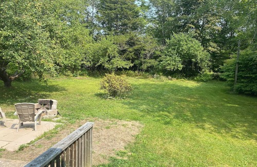 Chester House | Tucked Away Treasure- Cozy 2 bed house, large yard and pets welcome!