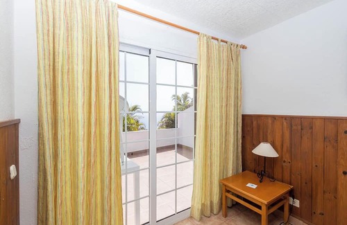 Los Quemados Apartment | Lightbooking Colon I Fuencaliente vistas al mar 4