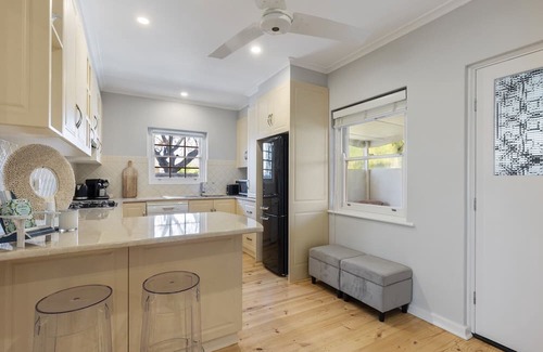 Brighton House | Beachside House with Garage and Outdoor Space