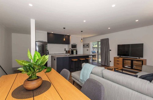 Lynmore Apartment | Twin Apartments - Walk to Forest with Spa Pools