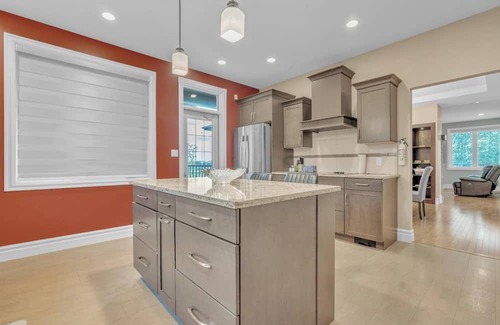 West St. Paul House | Luxury 6-bedroom house with Long driveway in West Saint Paul