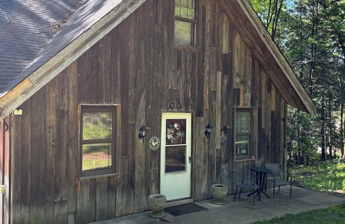 Level Green Cottage | Rustic 2BR 1BA Cottage w Porch!