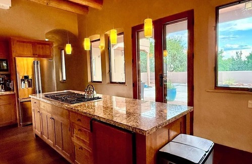 Las Campanas House | NEW LISTING - Bramasole - Mountain views, Pool, Hot Tub, 15 minutes to town.