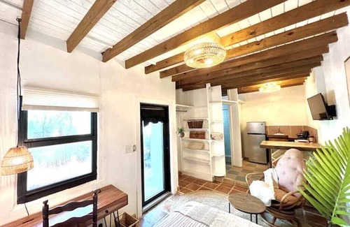 Coral Way Cottage | Charming 1-bedroom cottage in lovely Miami with AC, TROPICAL FOOD FOREST GARDEN