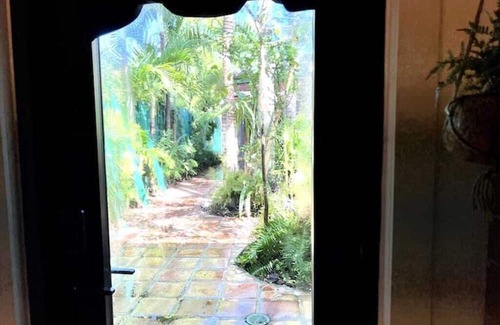 Coral Way Cottage | Charming 1-bedroom cottage in lovely Miami with AC, TROPICAL FOOD FOREST GARDEN