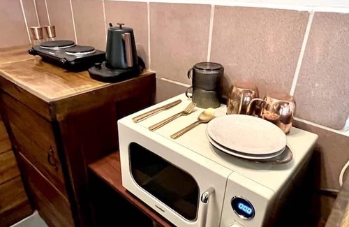 Coral Way Cottage | Charming 1-bedroom cottage in lovely Miami with AC, TROPICAL FOOD FOREST GARDEN