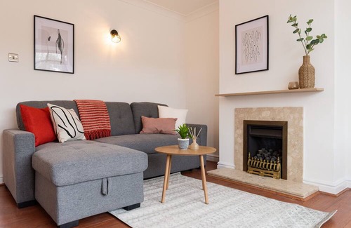 Erewash House | Spacious Home | Driveway Parking | Minutes from M1