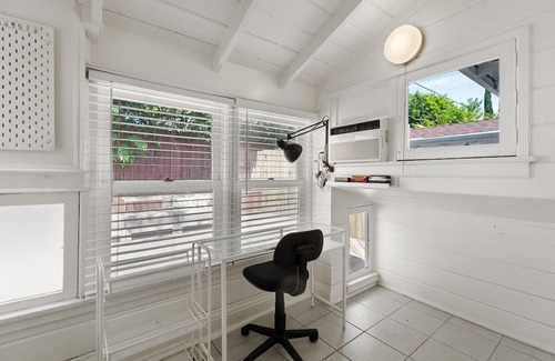 La Crescenta House | Centrally Located 2-bedroom, 1-bath Cottage with Mountain Views & Private Deck