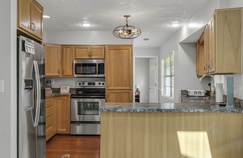 Lutz House | Tampa Family Oasis – Cozy Home w/Screened-in Heated Pool