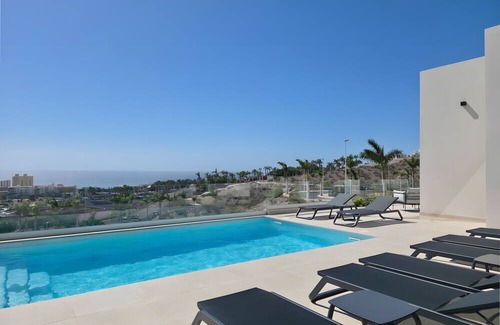 El Madronal Villa | Holiday Villa 'Karat Caldera' with Sea View, Wi-Fi and Air Conditioning