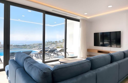 El Madronal Villa | Holiday Villa 'Karat Caldera' with Sea View, Wi-Fi and Air Conditioning