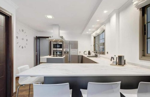 Sauzal House | Holiday Home 'Karat Horizonte' with Sea View, Wi-Fi and Air Conditioning