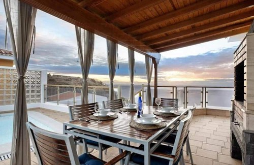 Sauzal House | Holiday Home 'Karat Horizonte' with Sea View, Wi-Fi and Air Conditioning