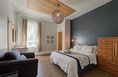 Desbiens Hotel | Maison Zacharie- Auberge complète