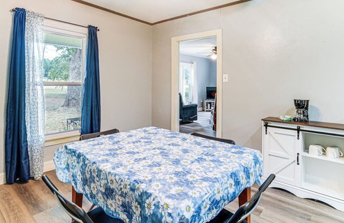Jasper Heights House | Screened Patio + Fire Pit: Peaceful Marshall Home