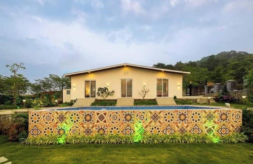 Khalapur Villa | 3 BHK Calmhouse w Pond View