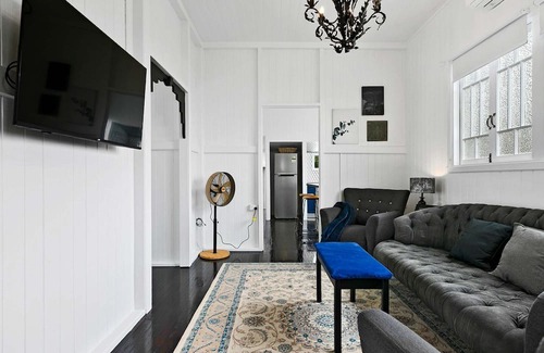 Maryborough House | Welcome to Retro on walker